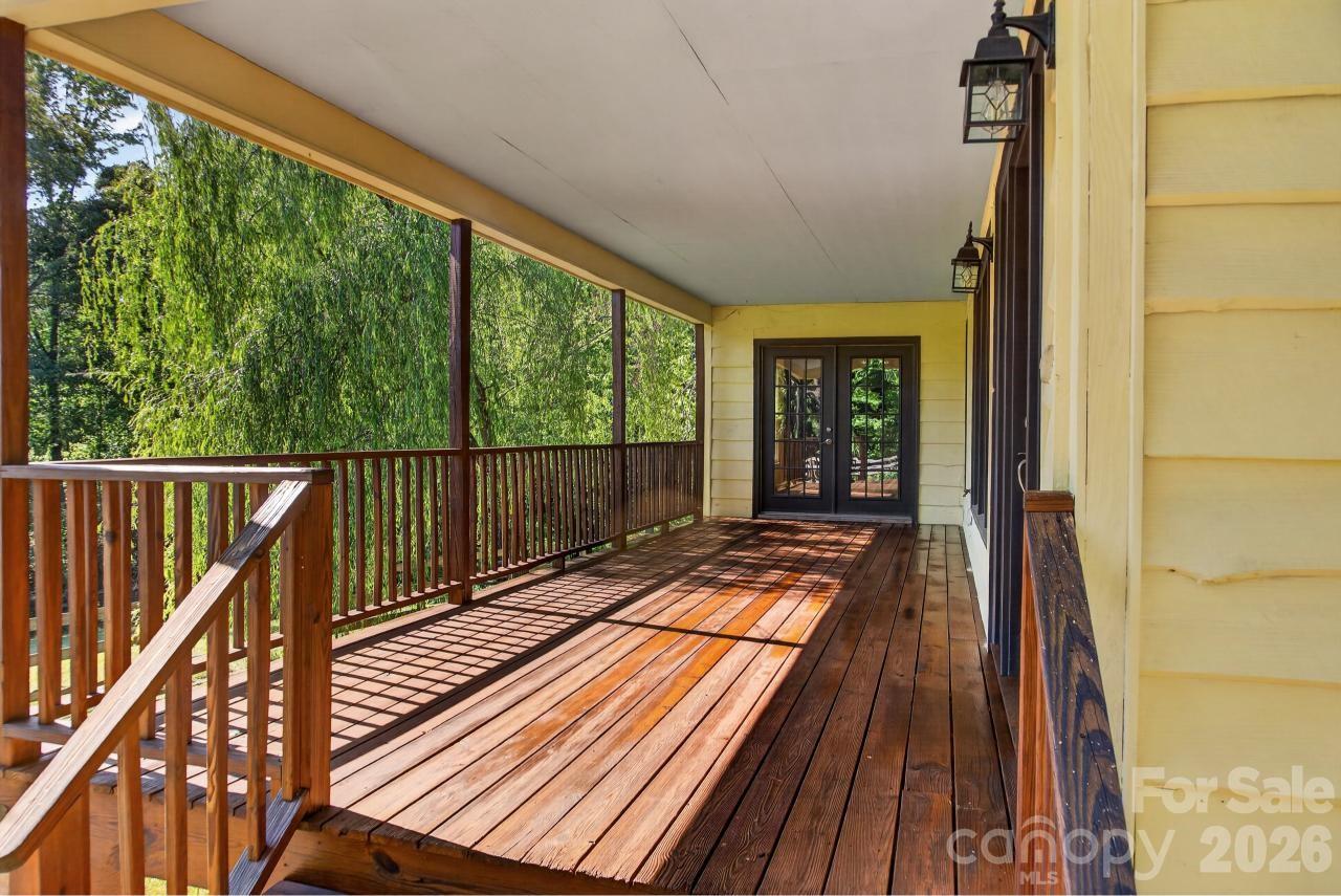 3205 Collinsville Road Property Photo 12