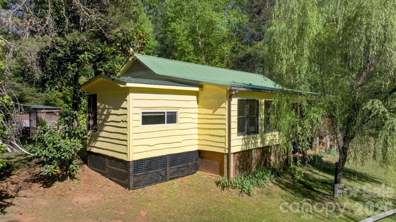 3205 Collinsville Road Property Photo 13