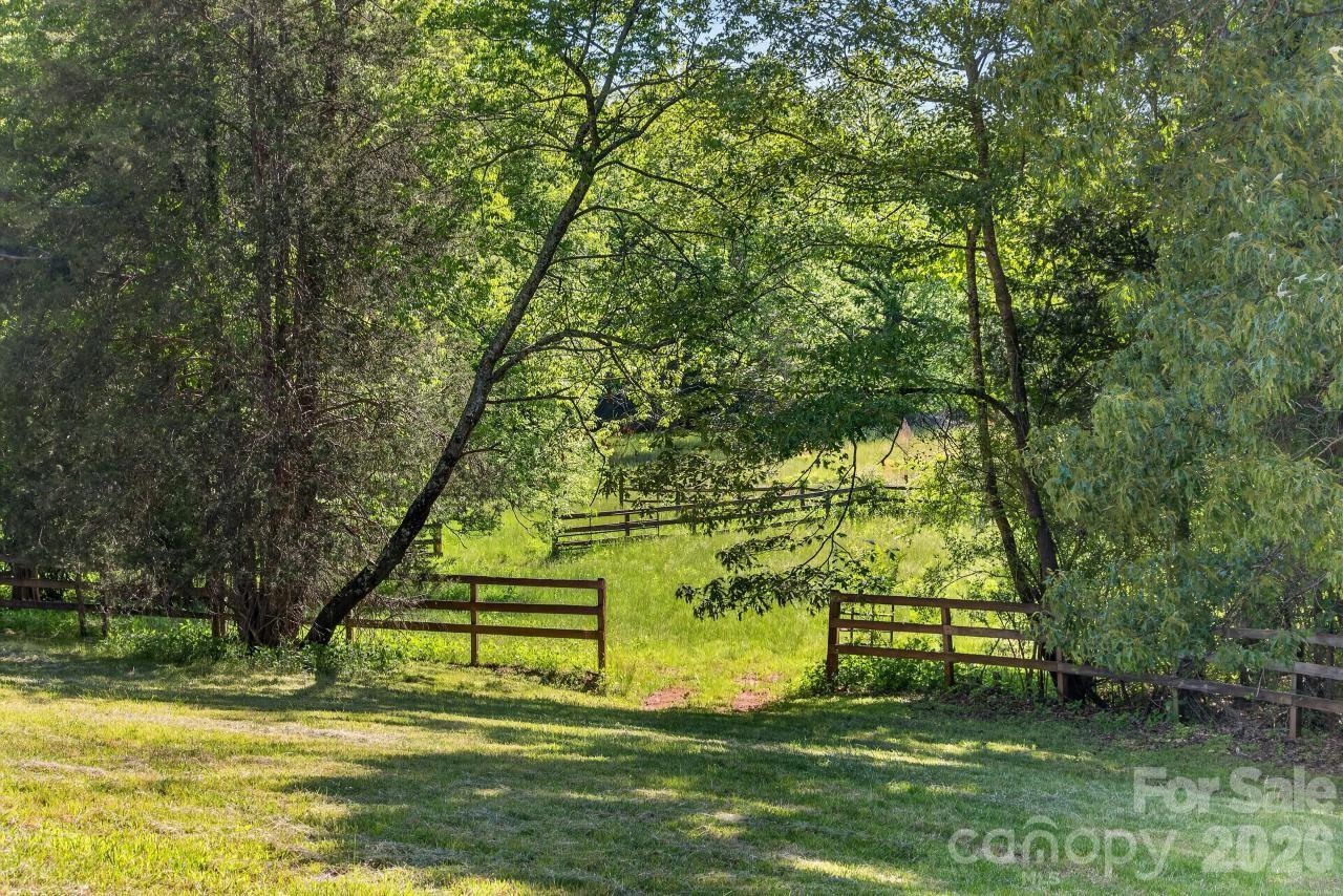 3205 Collinsville Road Property Photo 22