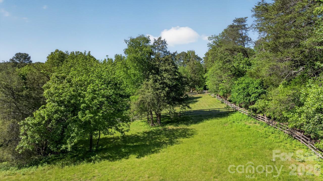 3205 Collinsville Road Property Photo 43