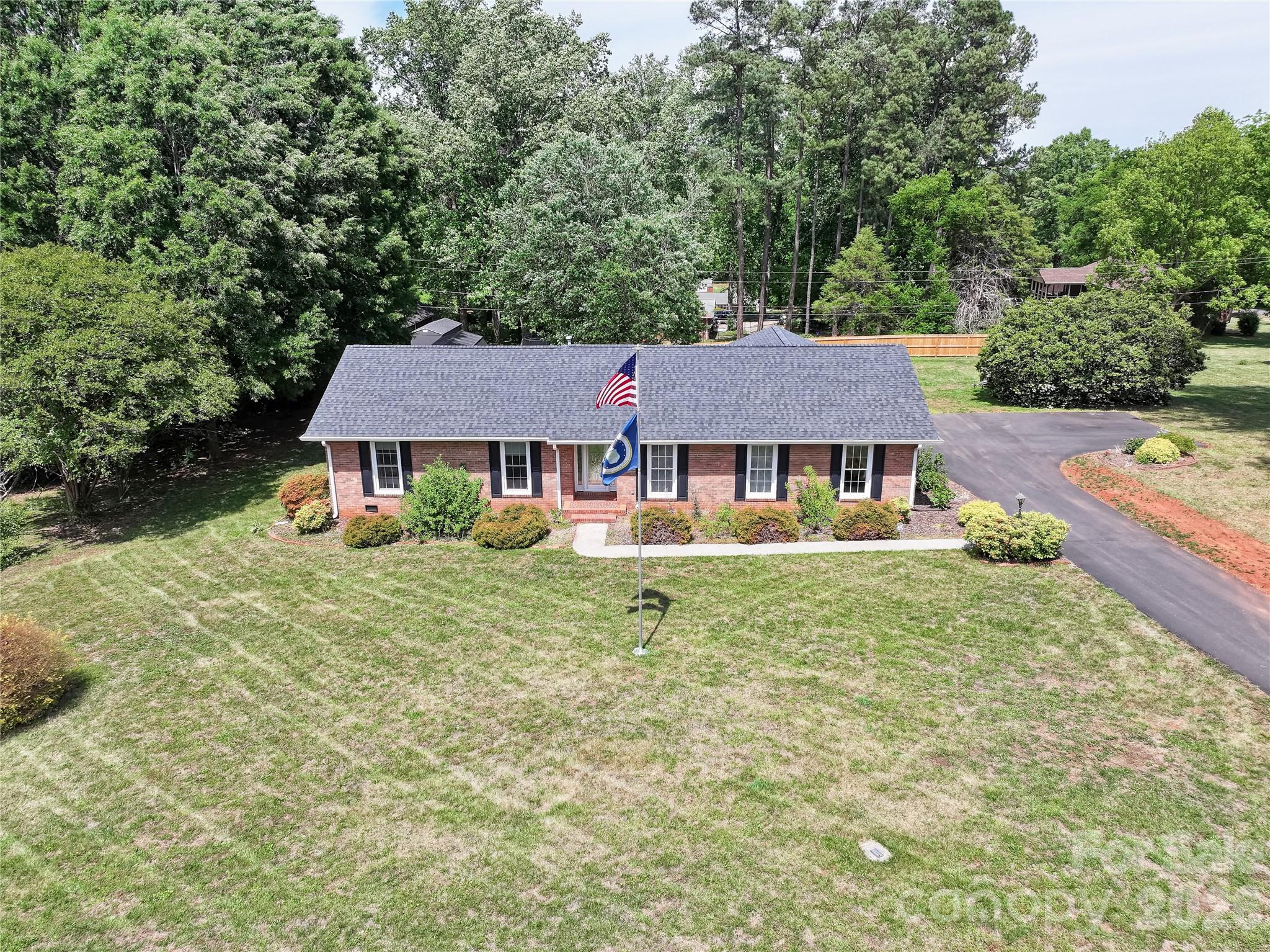 139 Woodhaven Lane Property Photo 1