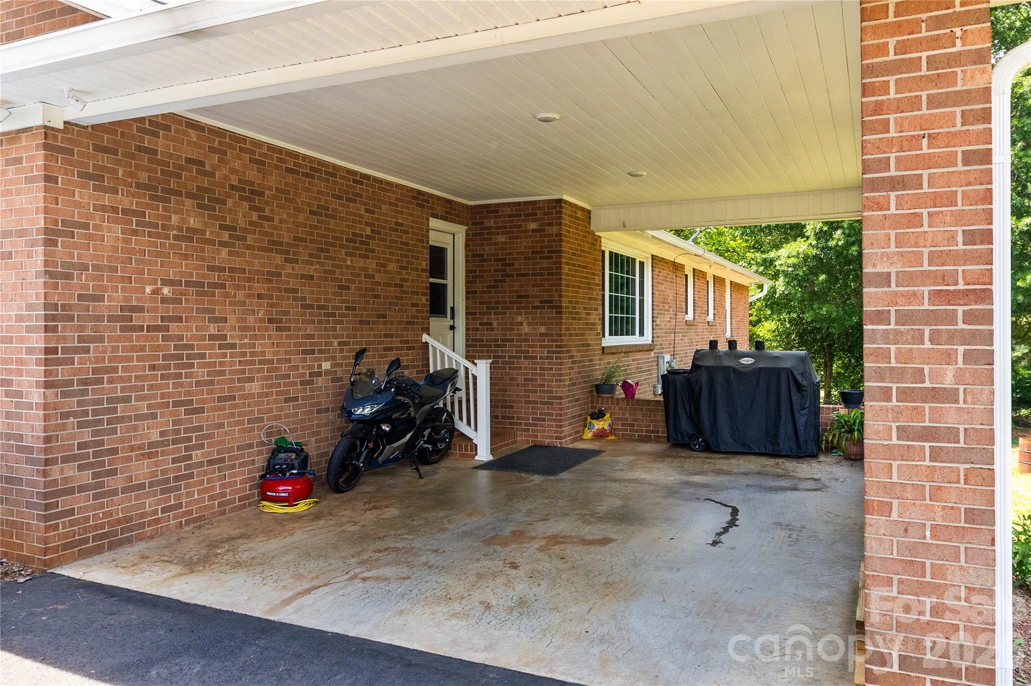 139 Woodhaven Lane Property Photo 29