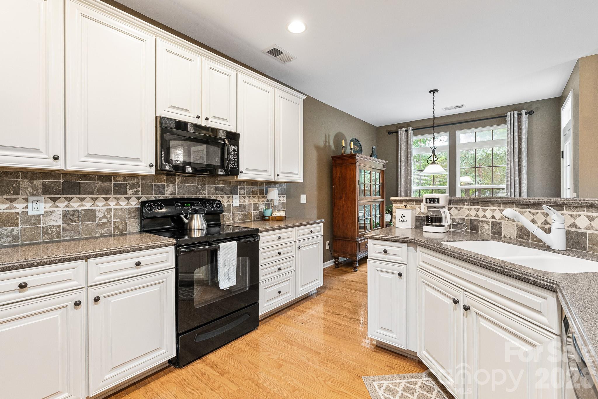 4006 Hickory View Drive Property Photo 18