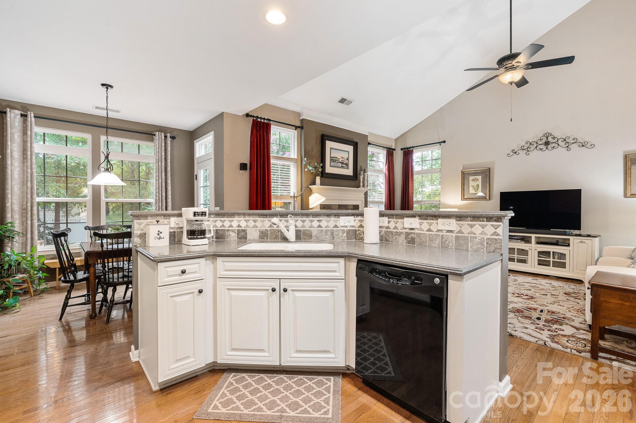 4006 Hickory View Drive Property Photo 19