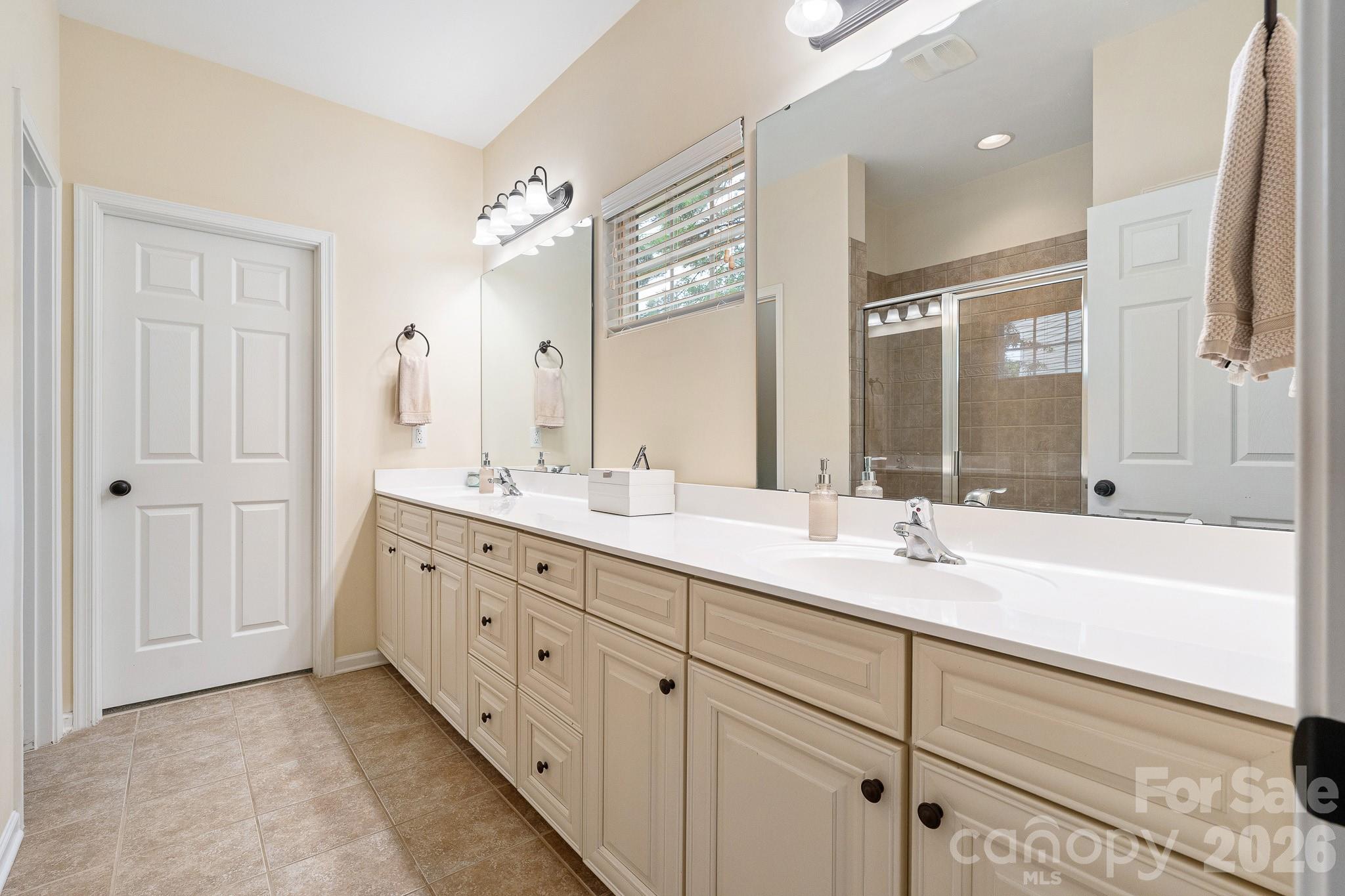 4006 Hickory View Drive Property Photo 24
