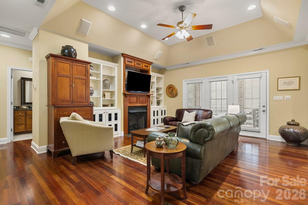 707 Luther Drive Property Photo 14