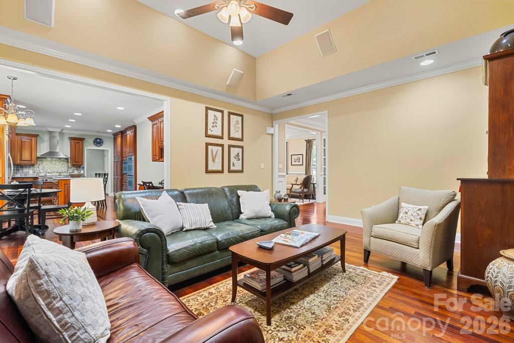 707 Luther Drive Property Photo 15