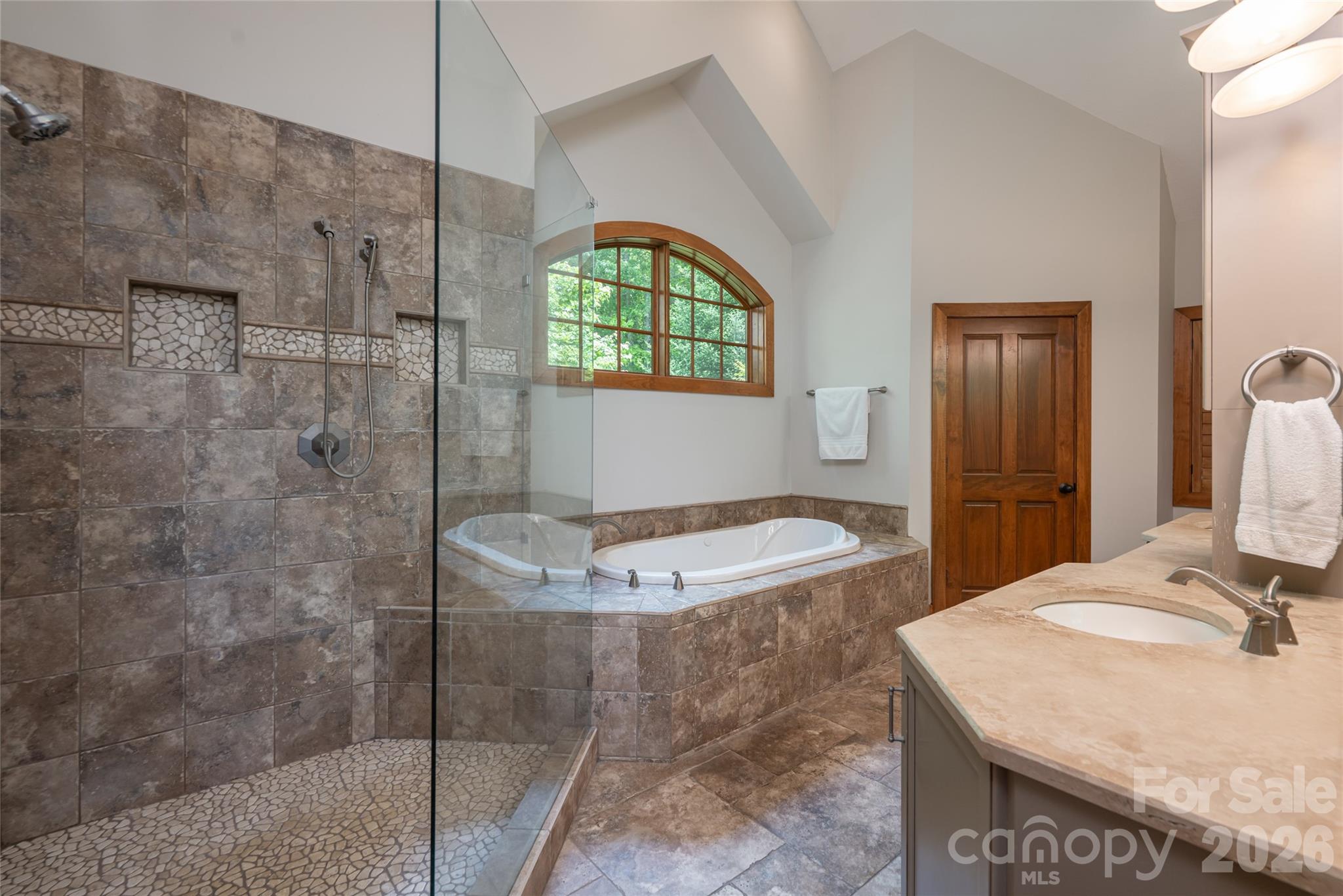 211 Boulder Ridge Drive Property Photo 26