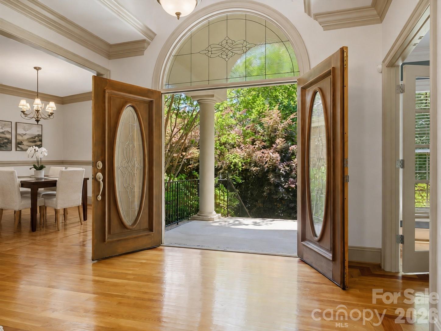 707 Mayfield Court Property Photo 3