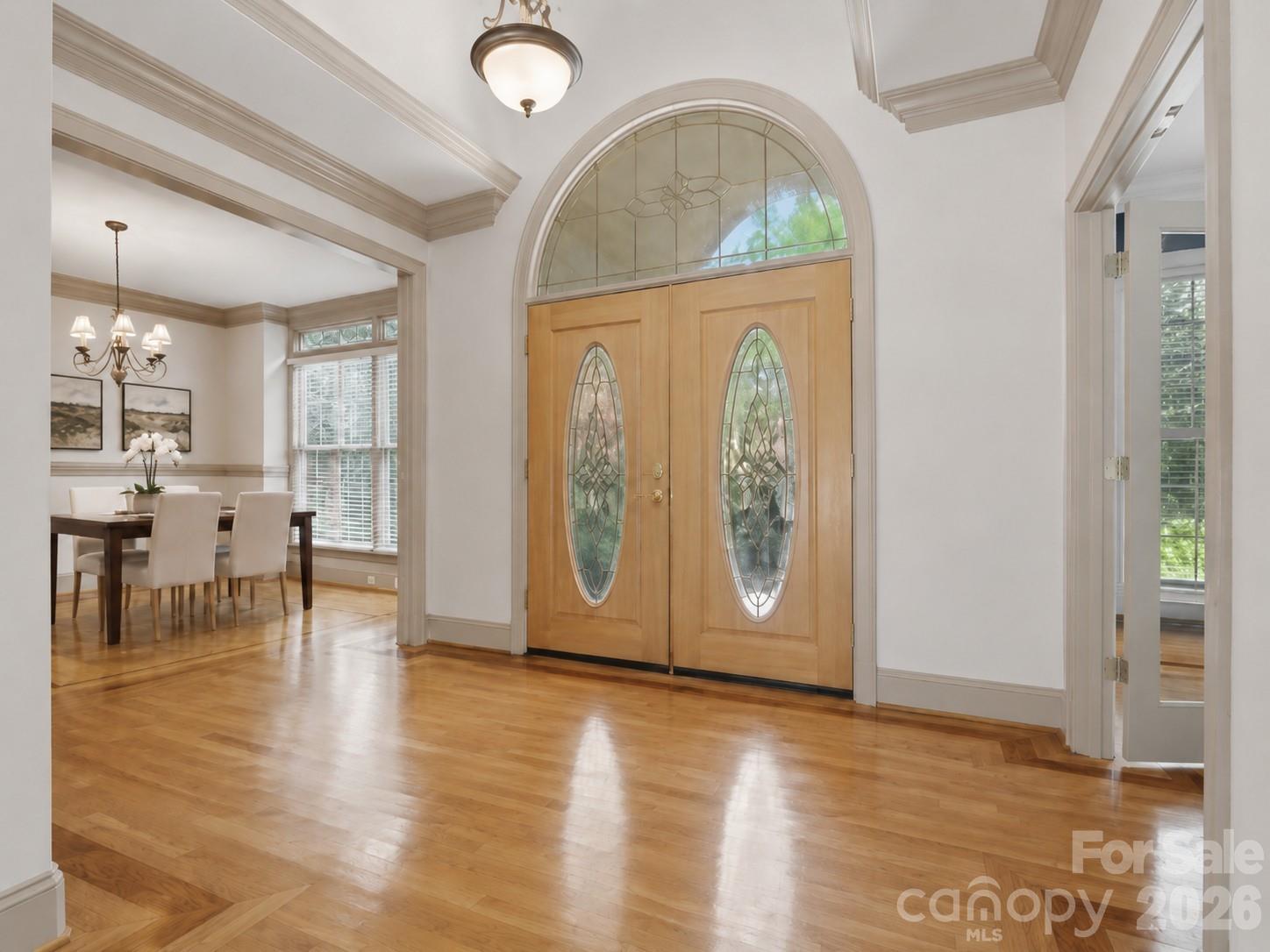 707 Mayfield Court Property Photo 4