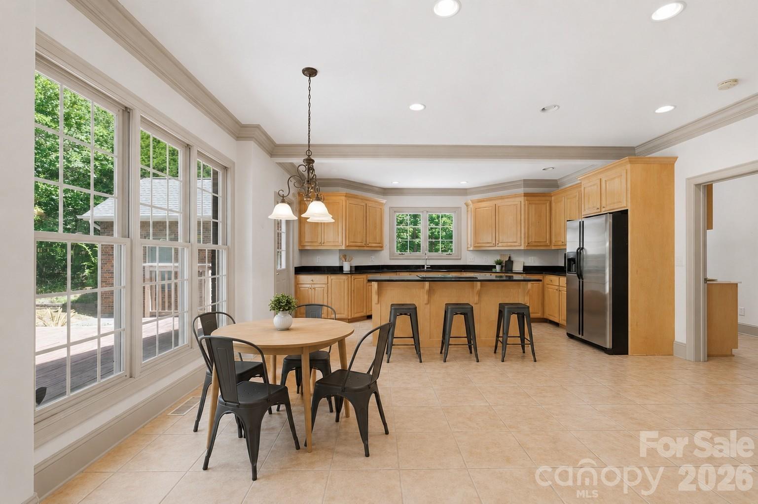 707 Mayfield Court Property Photo 10
