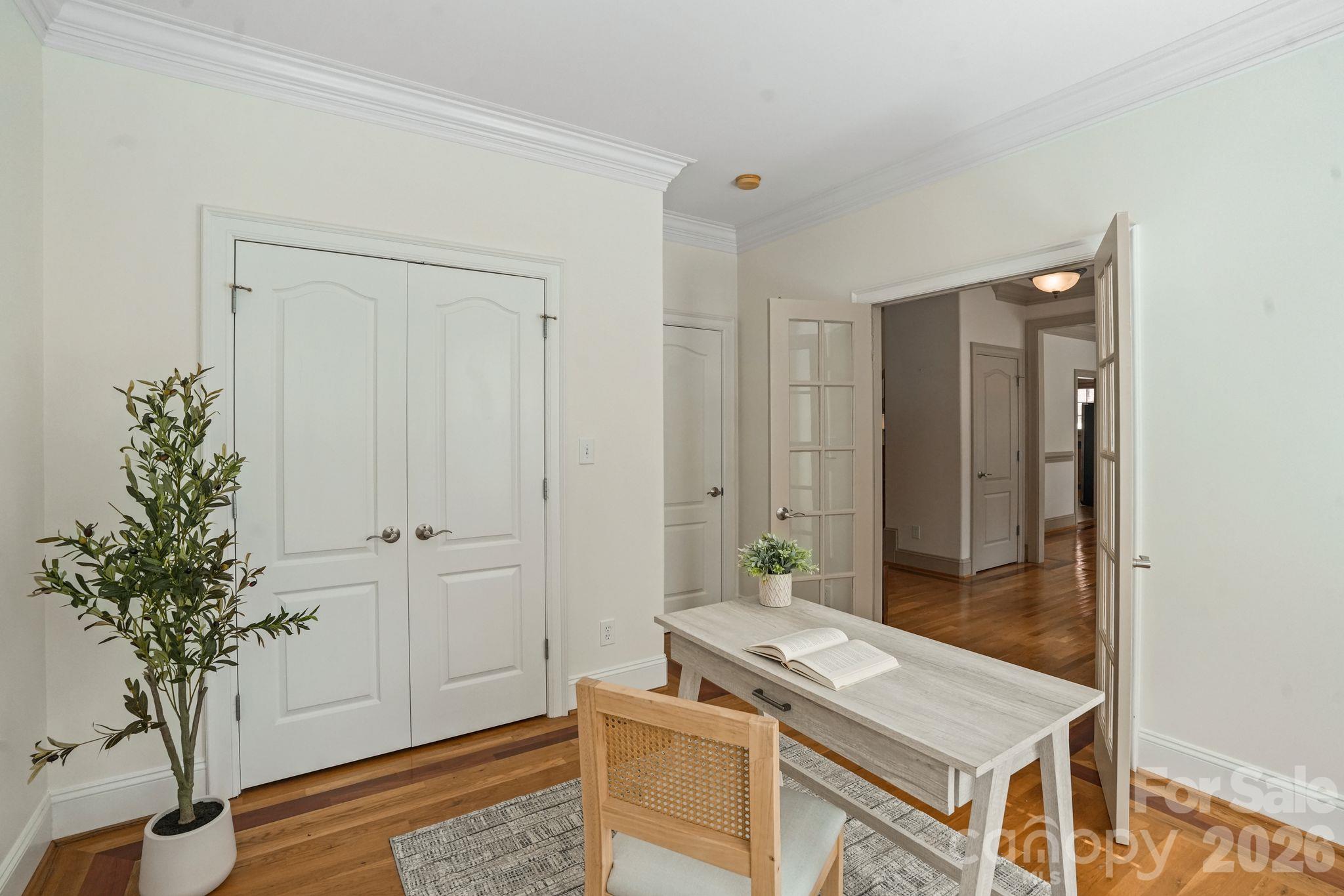 707 Mayfield Court Property Photo 11