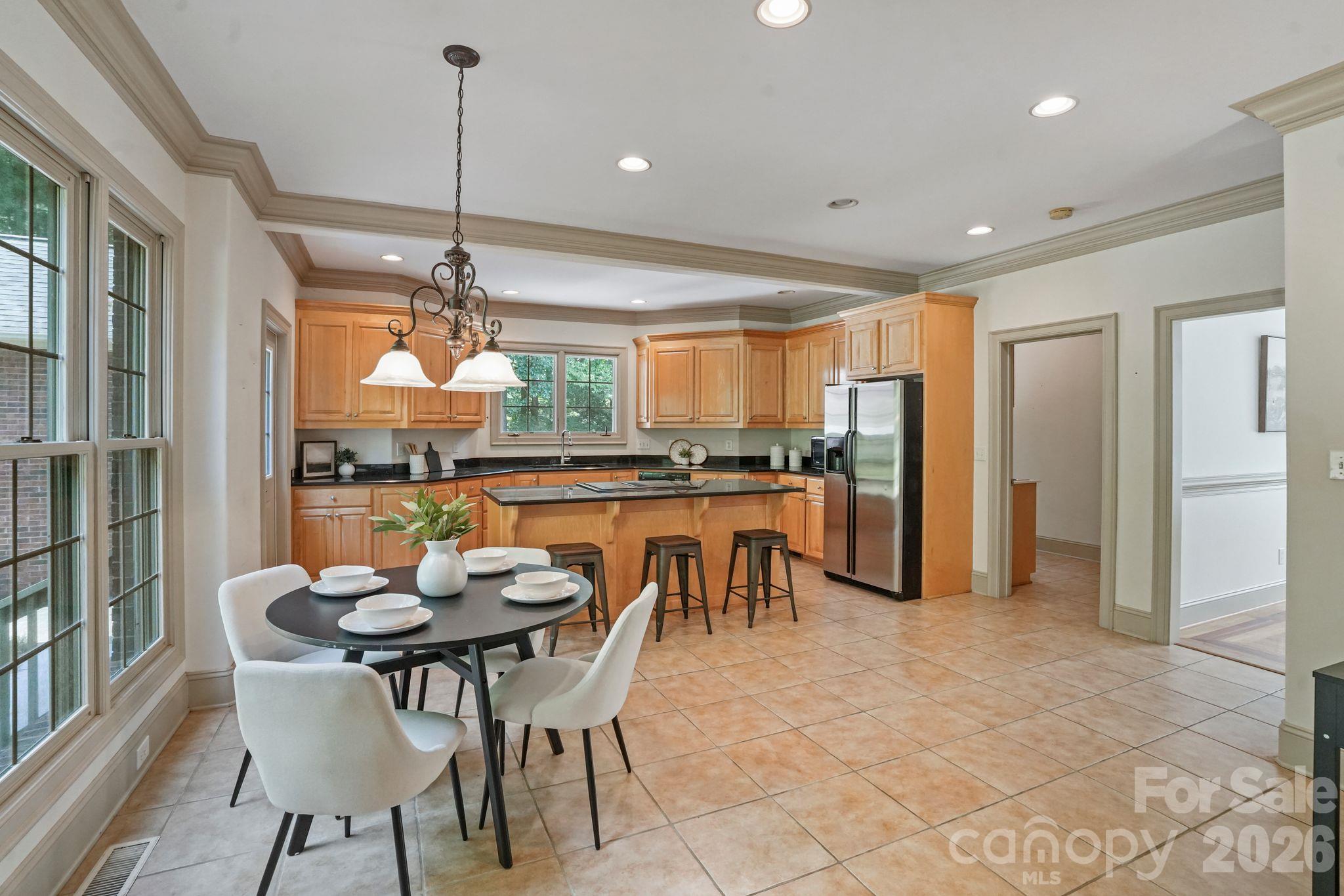 707 Mayfield Court Property Photo 15
