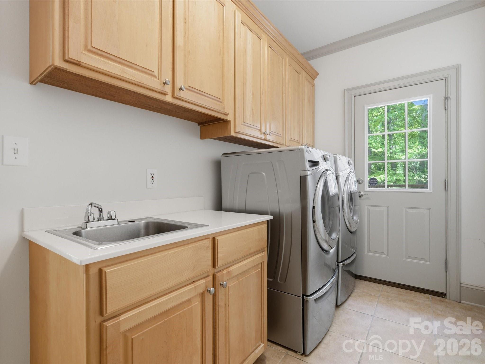 707 Mayfield Court Property Photo 16