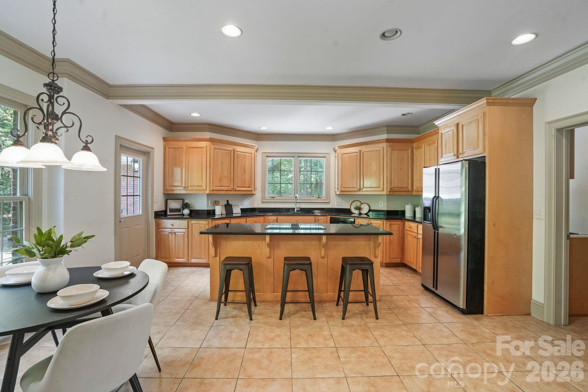 707 Mayfield Court Property Photo 16