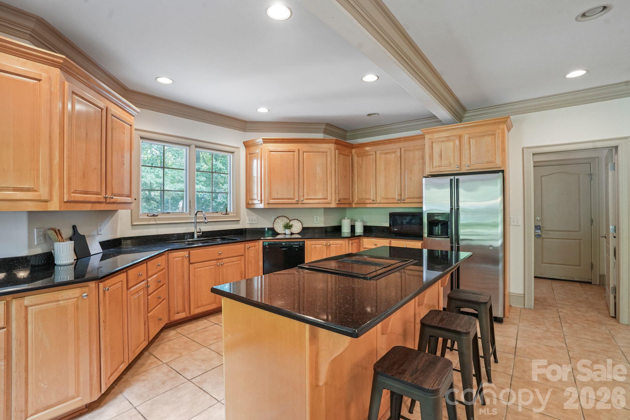 707 Mayfield Court Property Photo 17