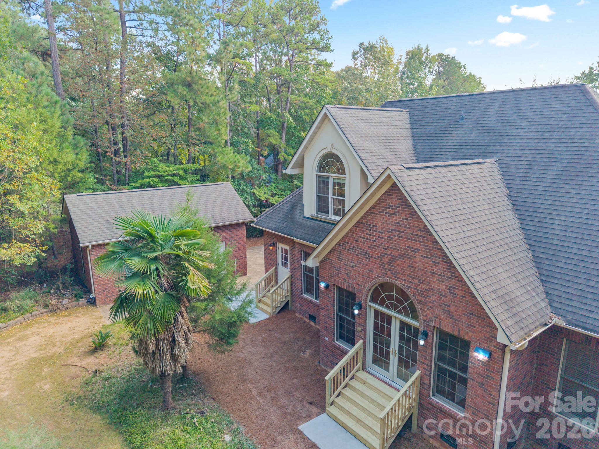 707 Mayfield Court Property Photo 33