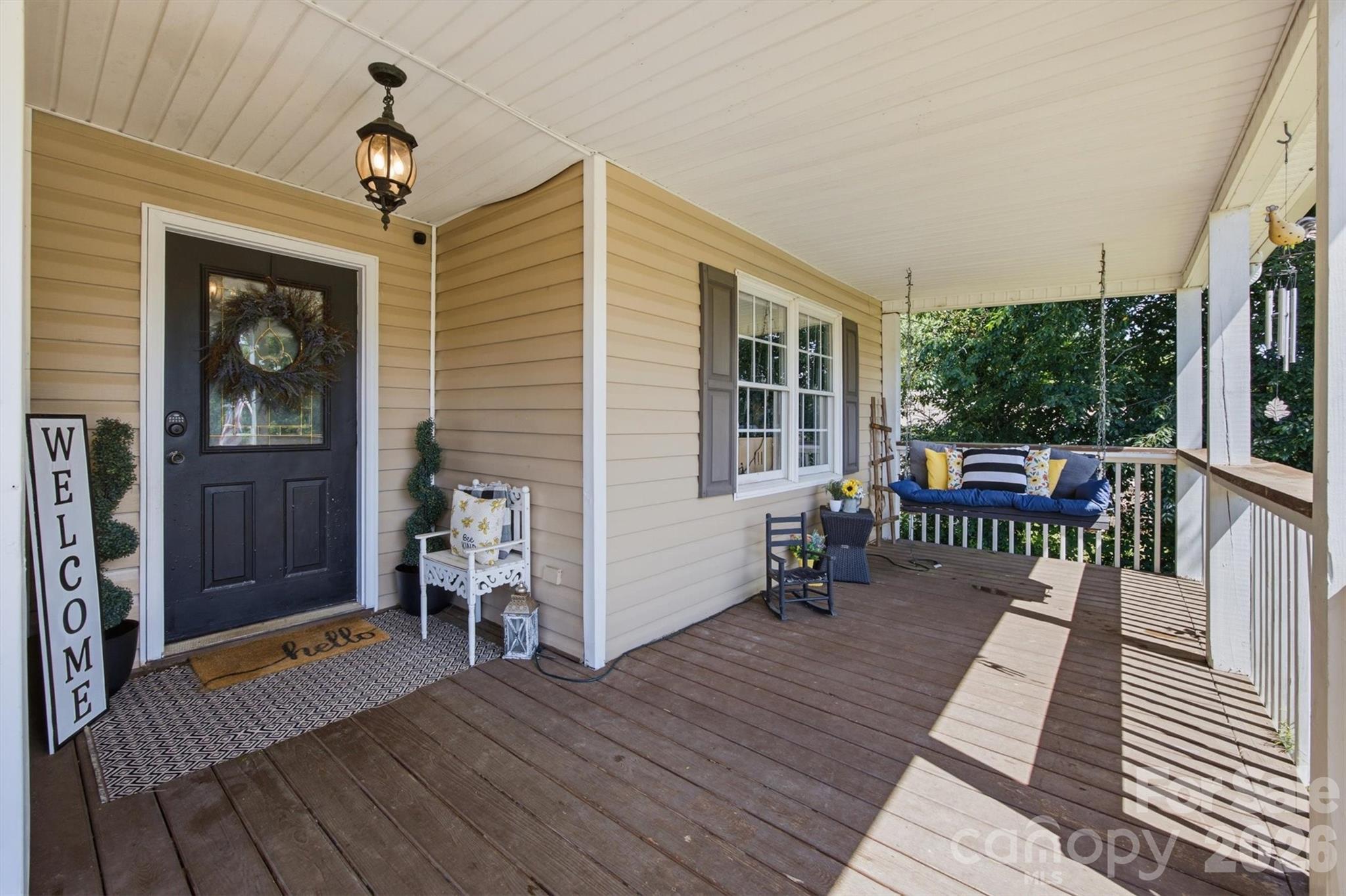 1404 Castle Court Property Photo 8
