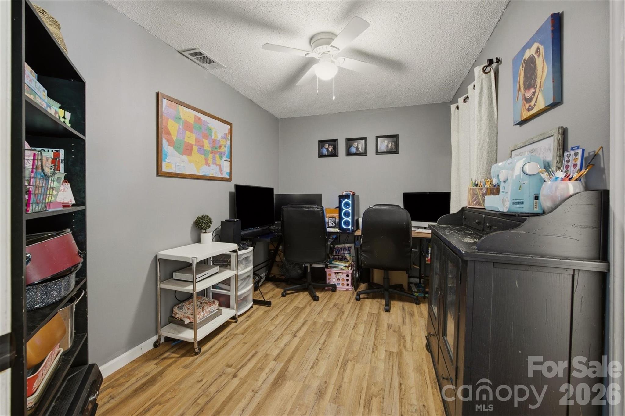 1404 Castle Court Property Photo 16