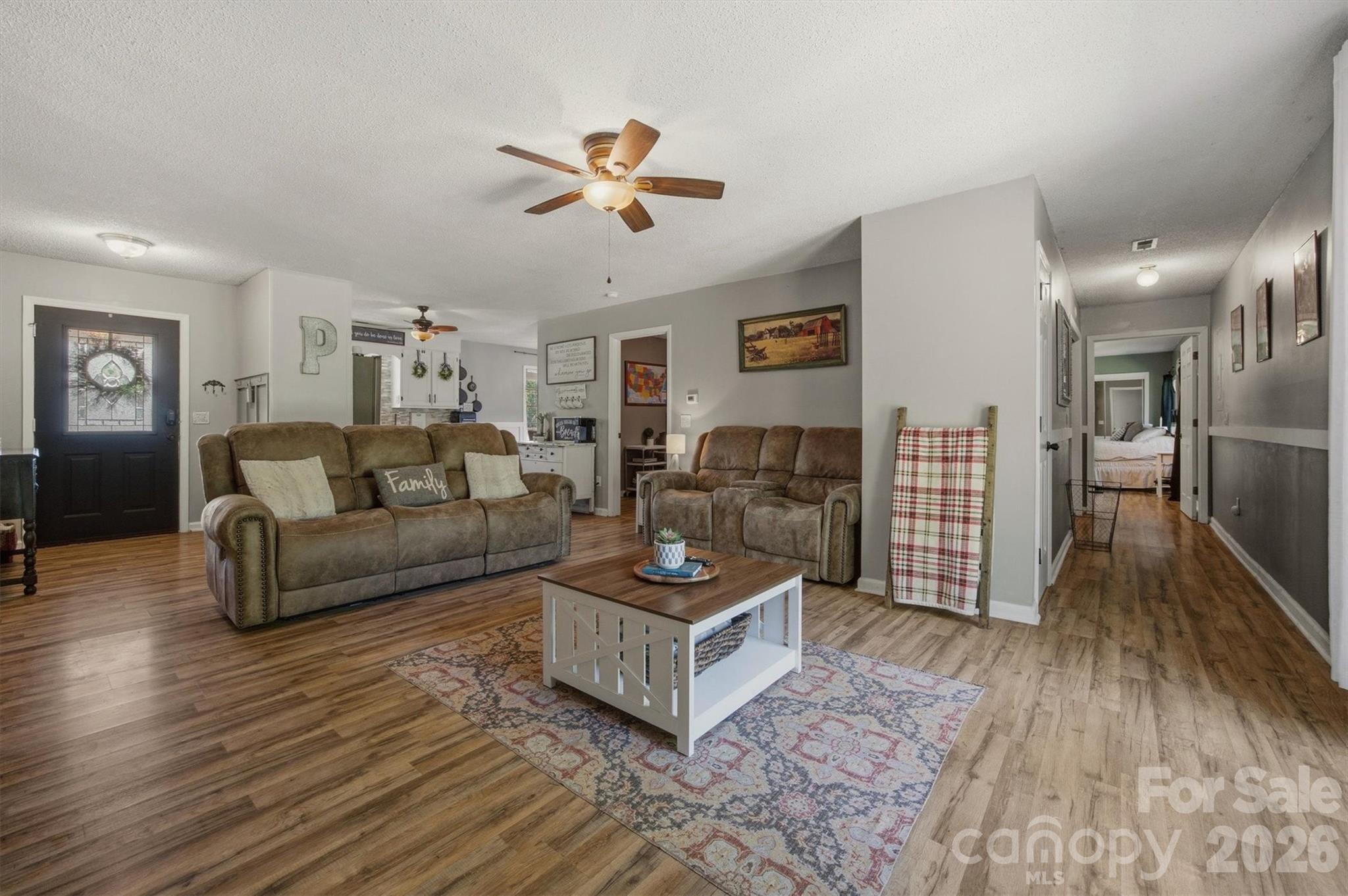 1404 Castle Court Property Photo 19