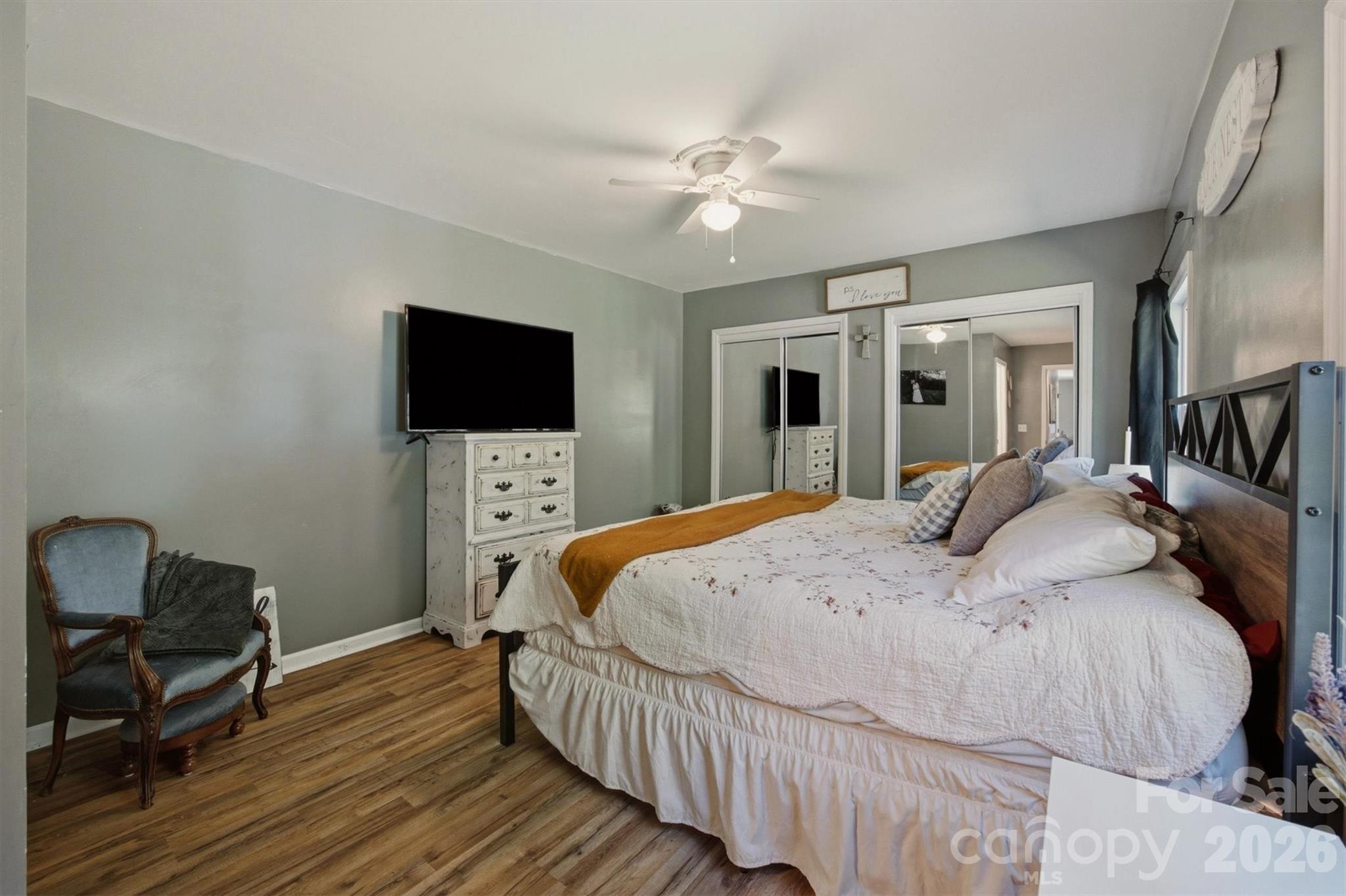 1404 Castle Court Property Photo 21