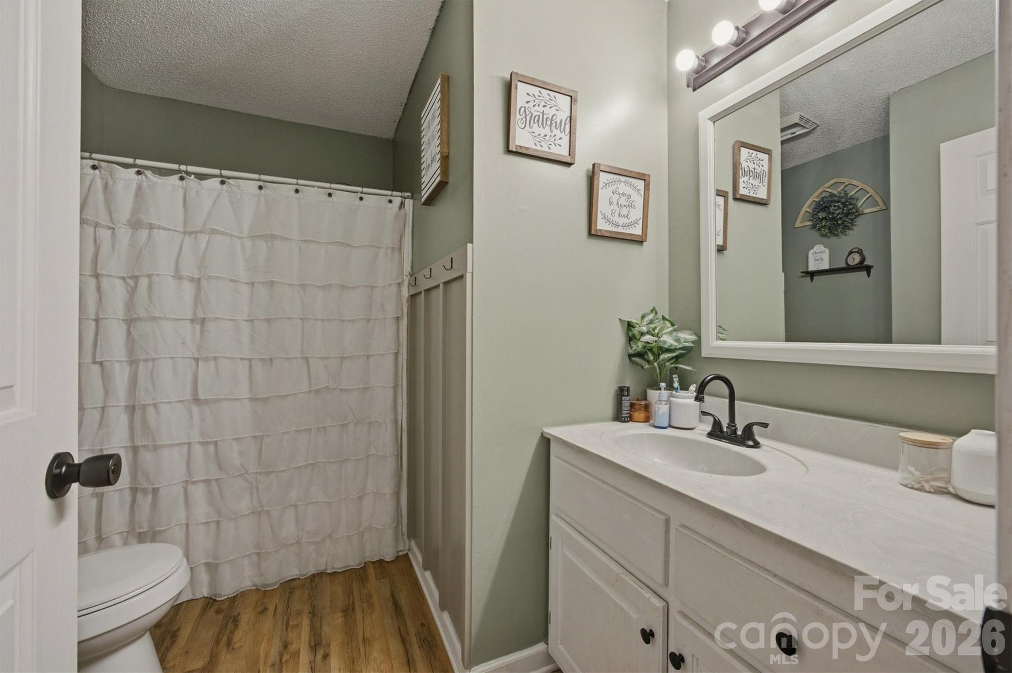 1404 Castle Court Property Photo 26