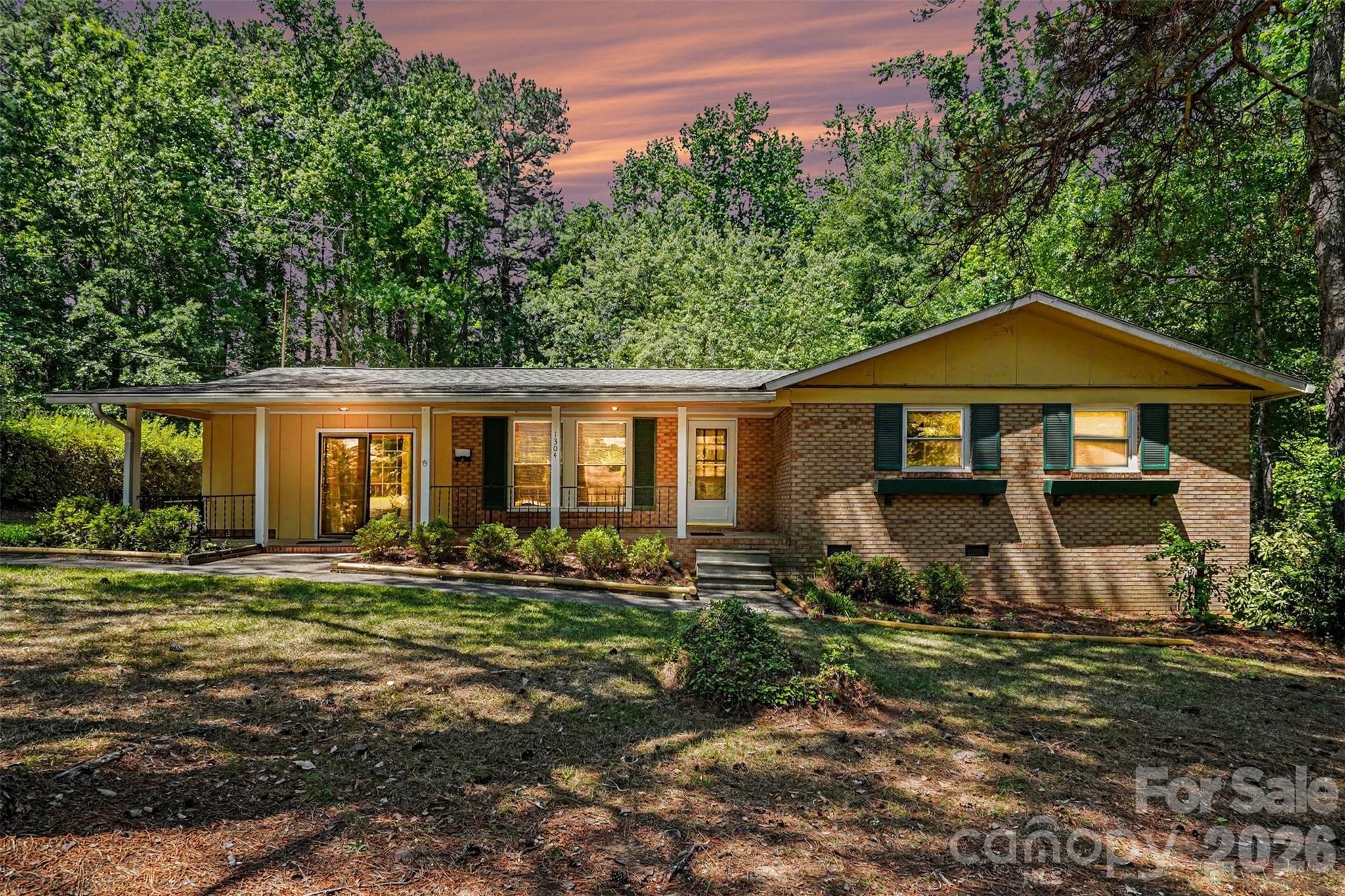 1304 Shannon Drive Property Photo 1