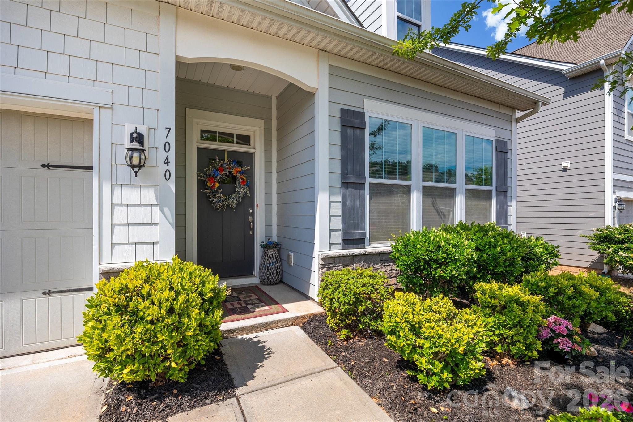 7040 Chrysanthemum Road Property Photo 3