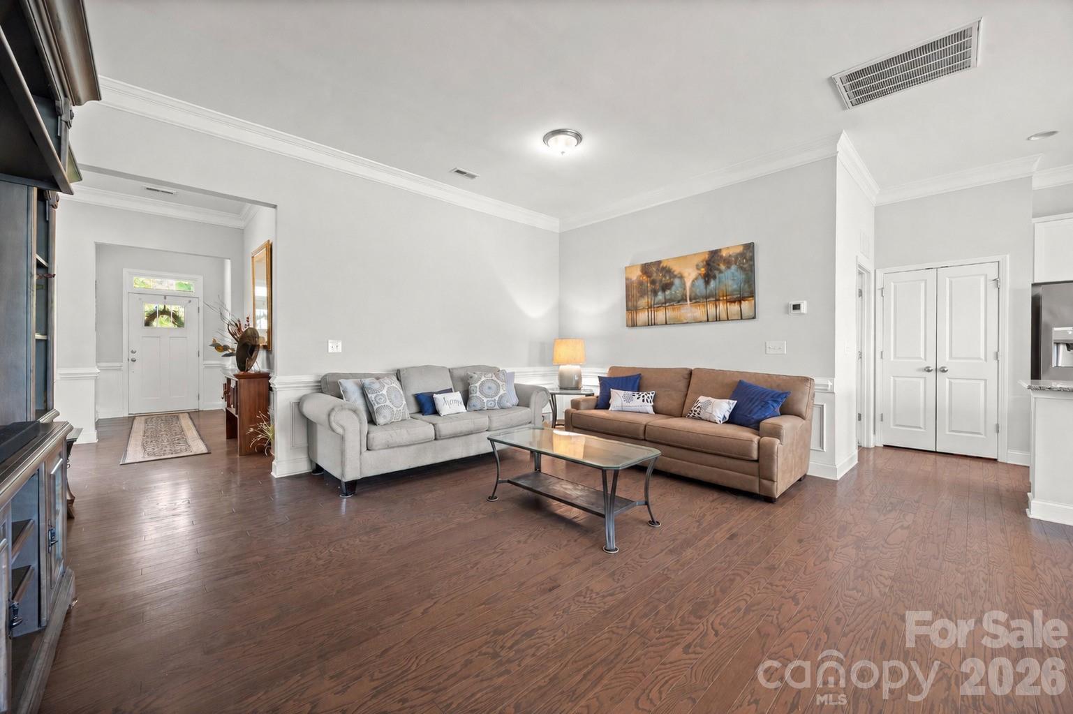 7040 Chrysanthemum Road Property Photo 6