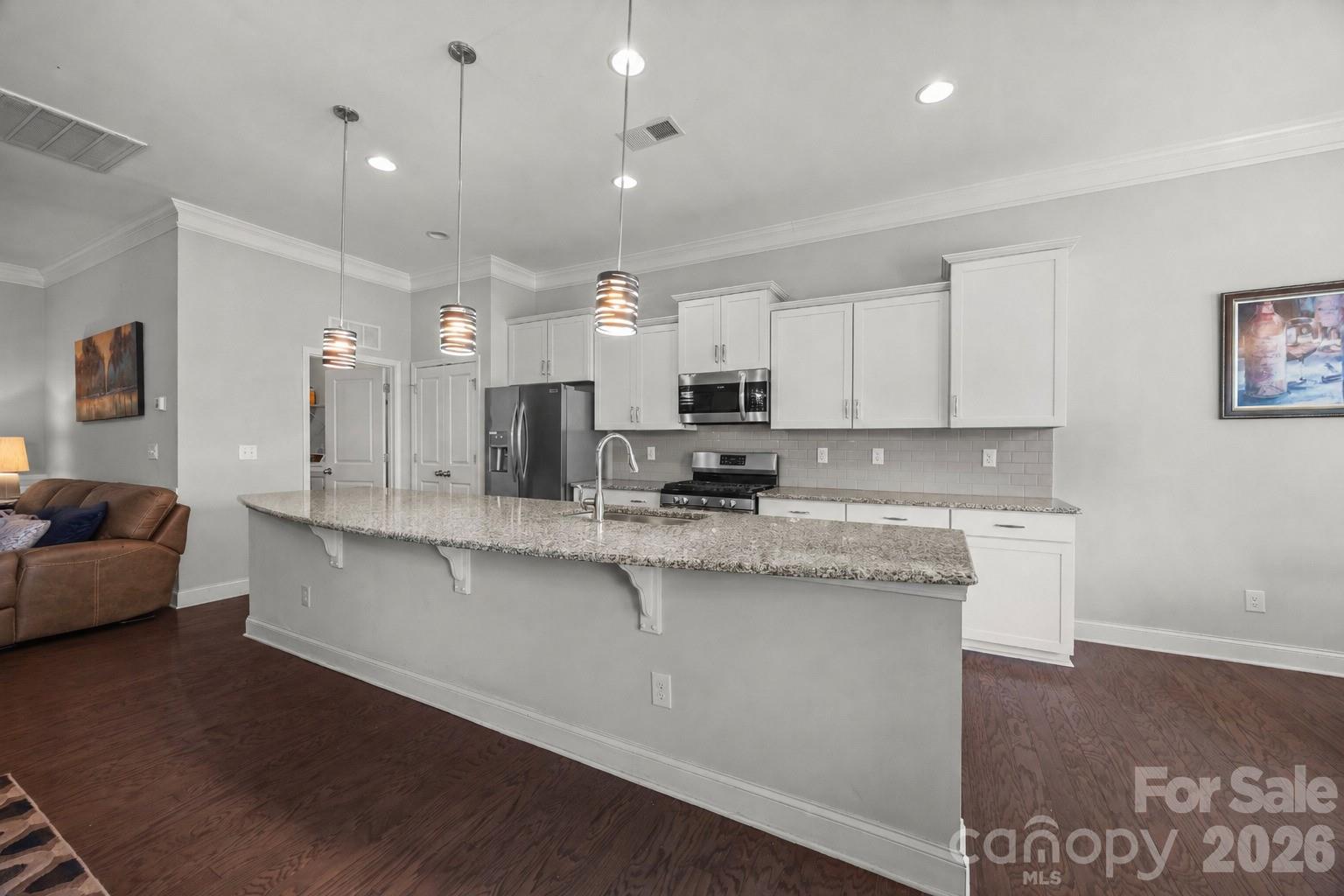 7040 Chrysanthemum Road Property Photo 10