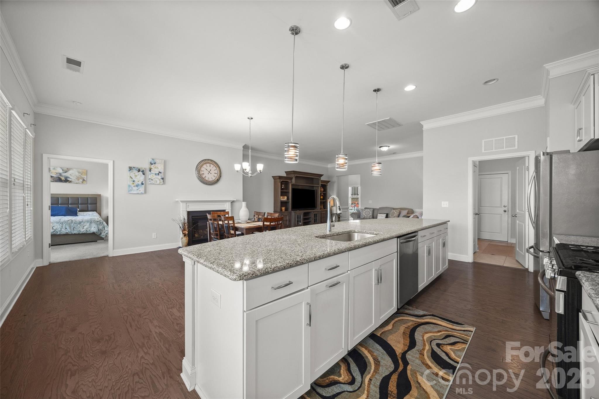 7040 Chrysanthemum Road Property Photo 11