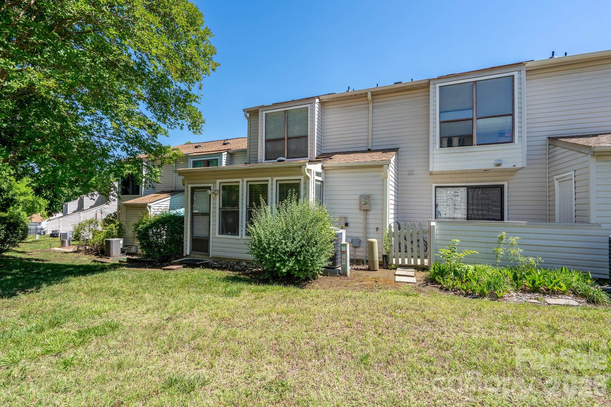 10969 Carmel Crossing Road Property Photo 35