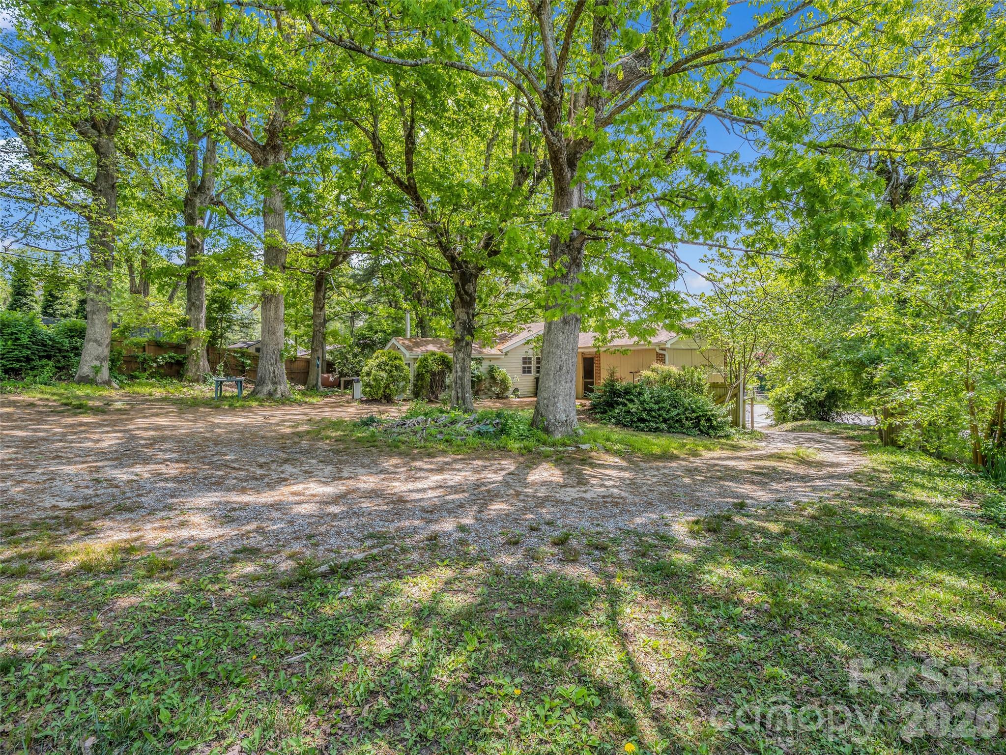1916 Old Spartanburg Road Property Photo 10