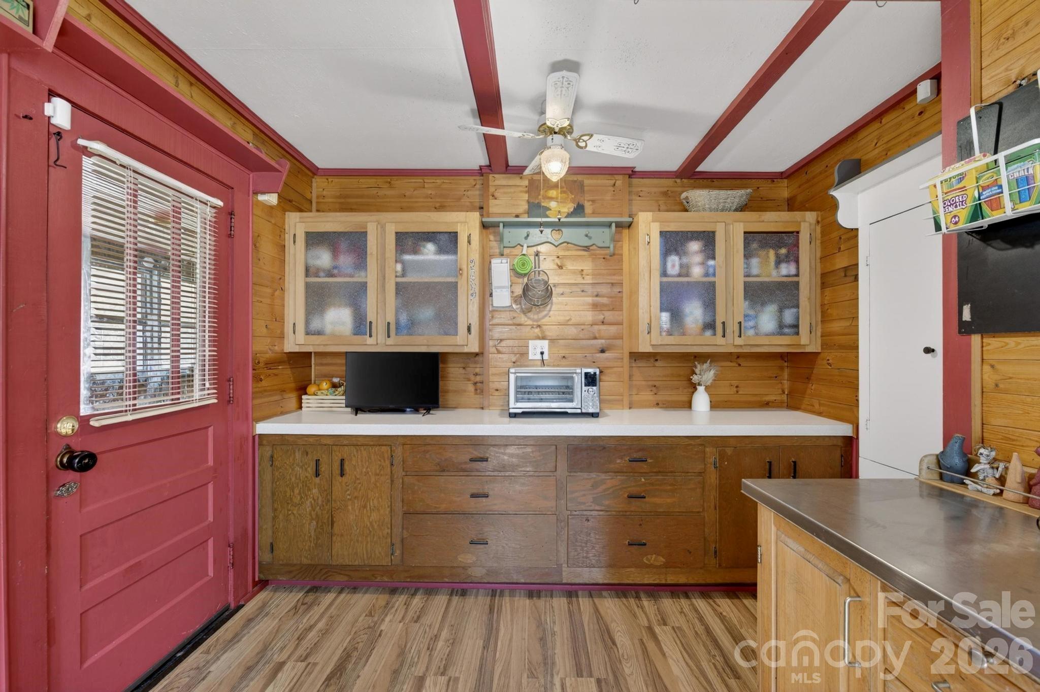 828 Jamestown Road Property Photo 4