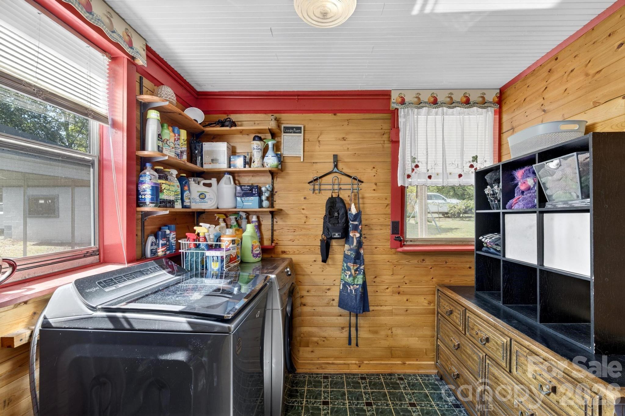 828 Jamestown Road Property Photo 6