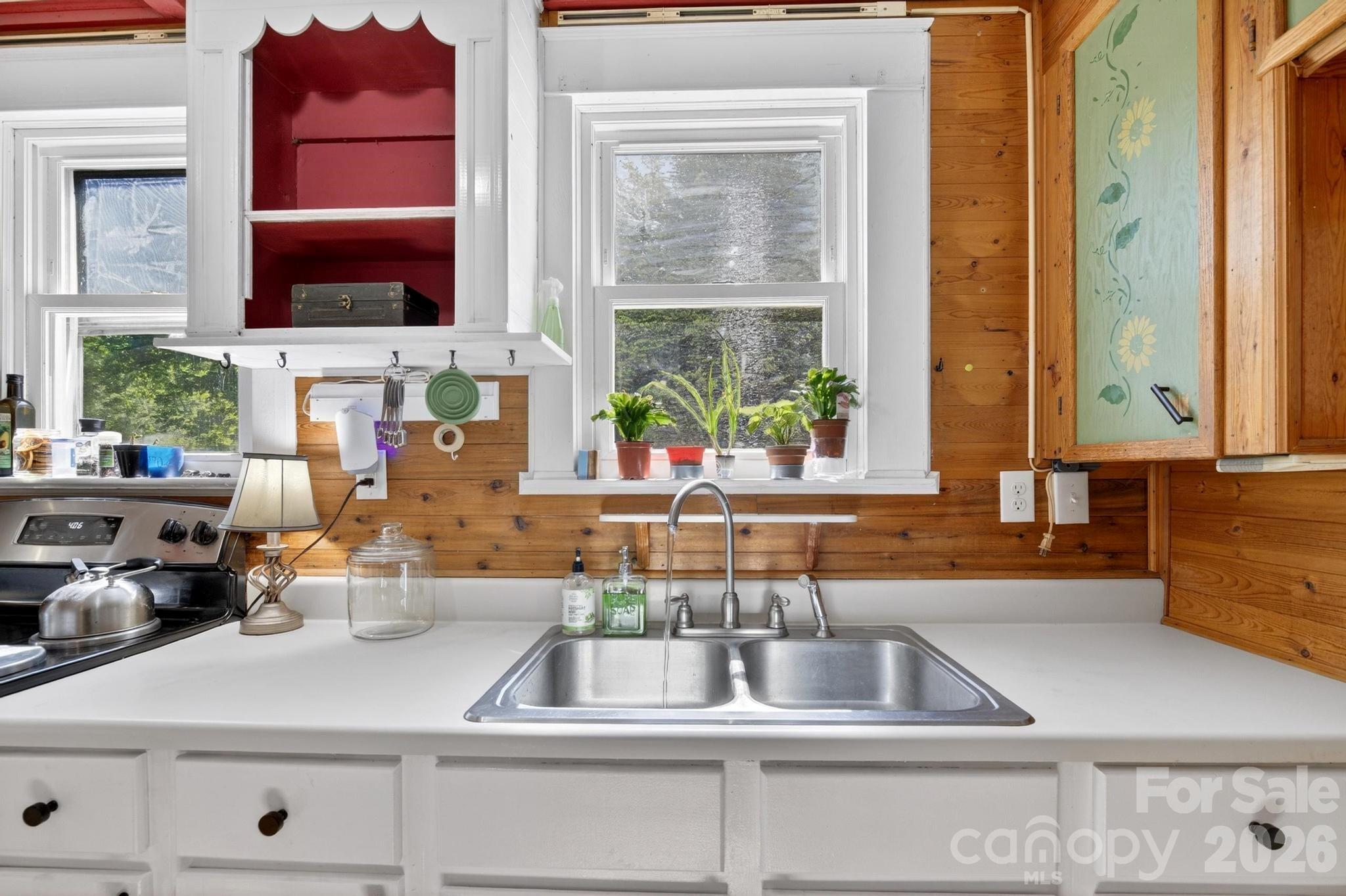 828 Jamestown Road Property Photo 7