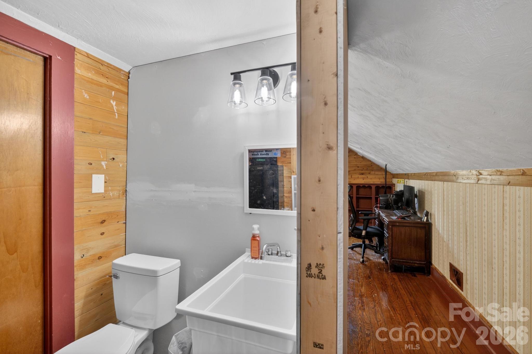 828 Jamestown Road Property Photo 20