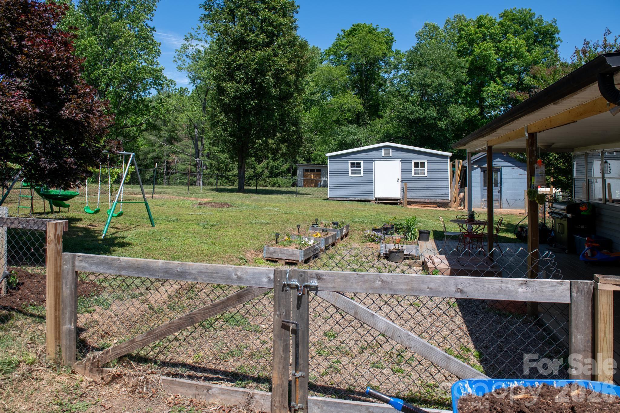 828 Jamestown Road Property Photo 34