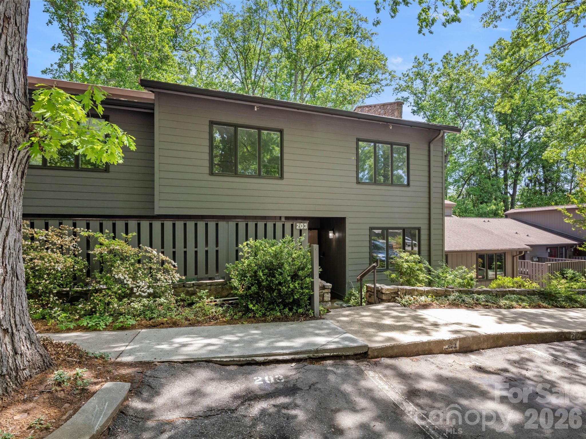 203 Crowfields Drive Property Photo 1