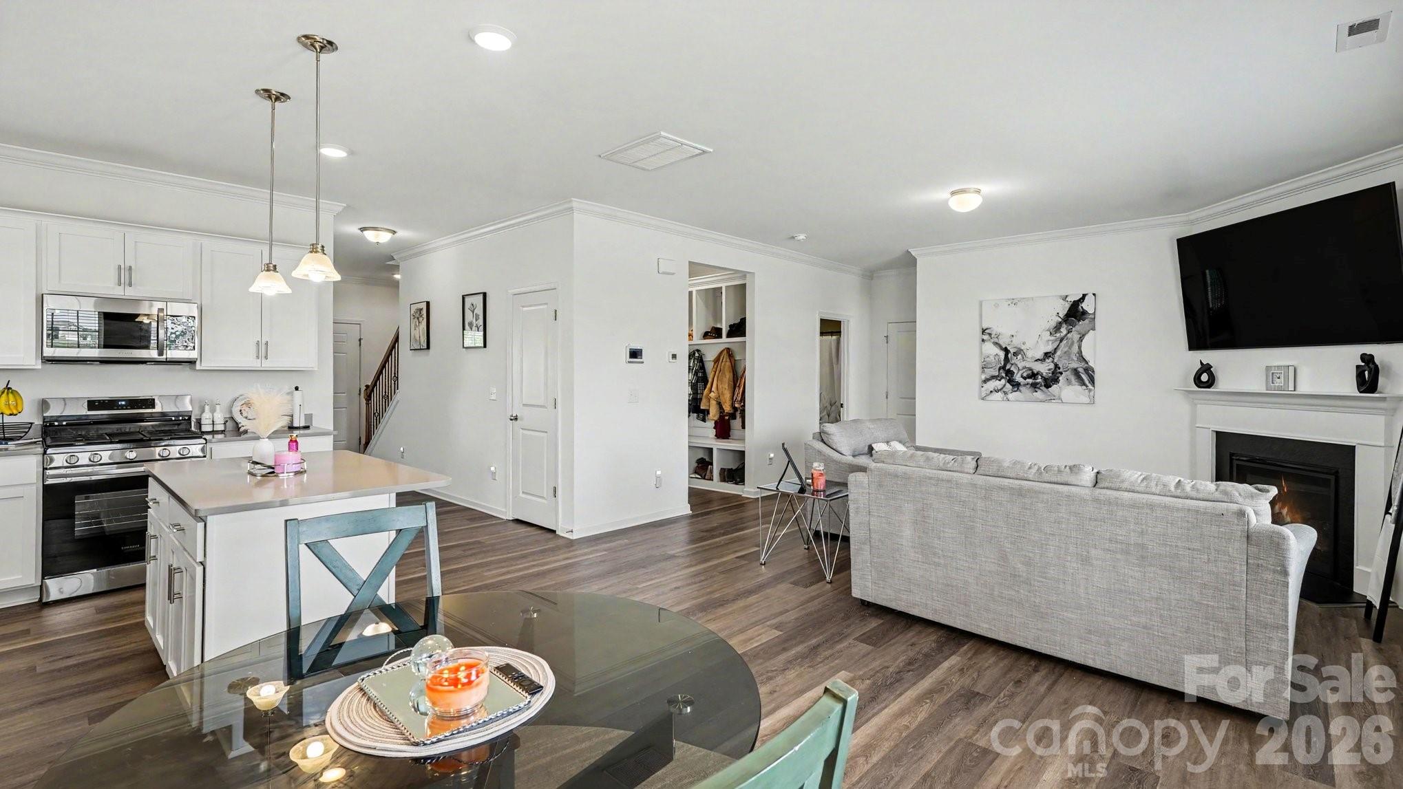 178 Wickham Court Property Photo 8