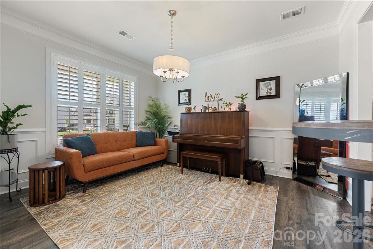 39 Hanging Leaf Court Property Photo 4