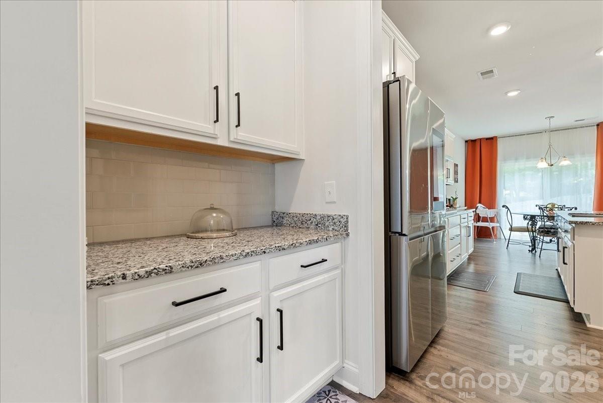 39 Hanging Leaf Court Property Photo 6