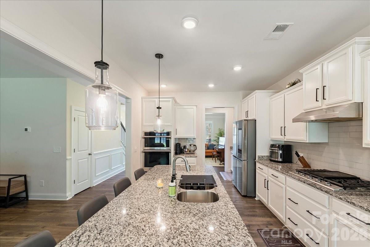39 Hanging Leaf Court Property Photo 7