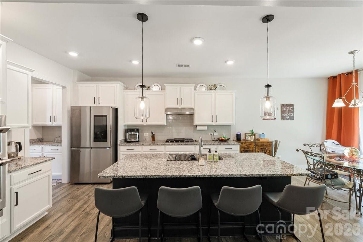 39 Hanging Leaf Court Property Photo 8