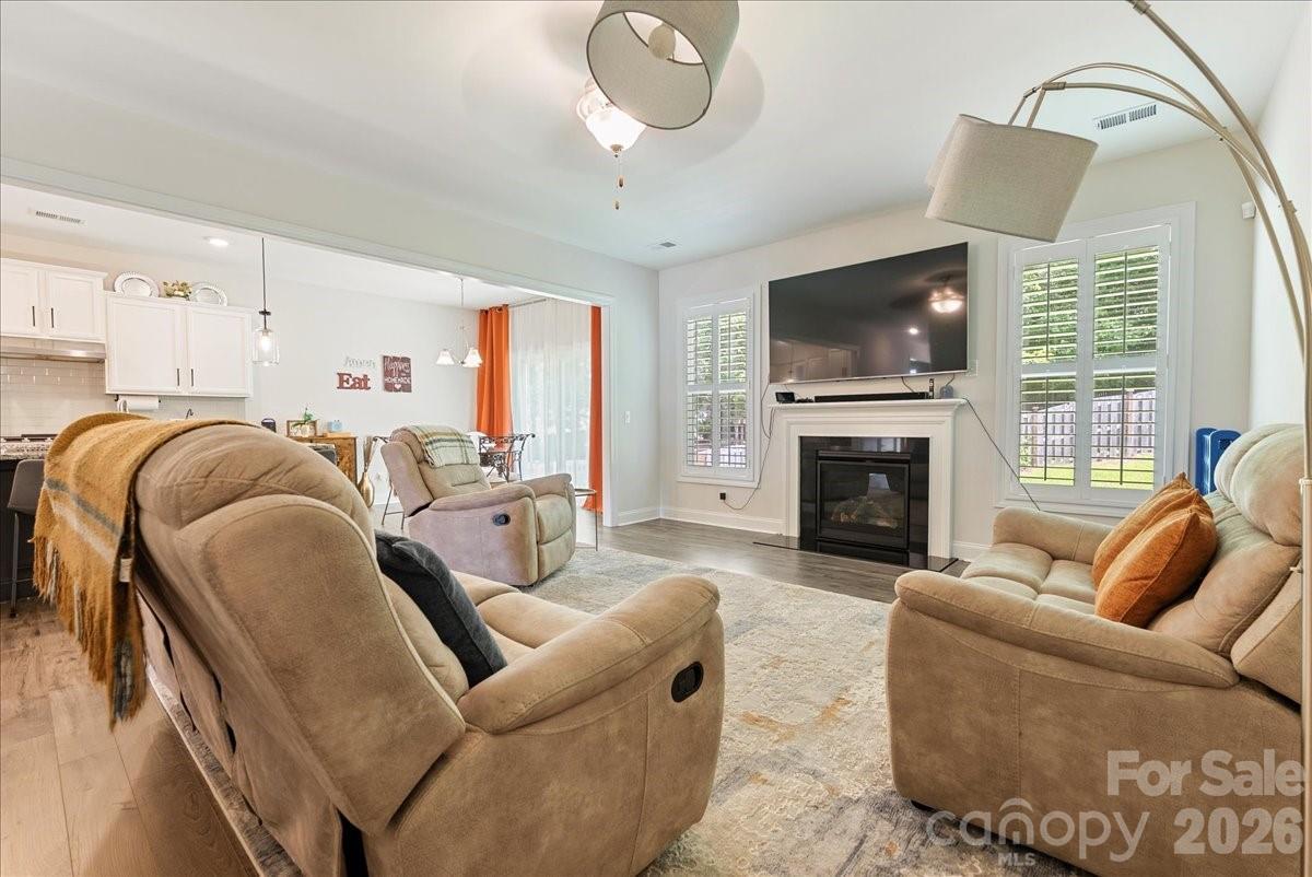 39 Hanging Leaf Court Property Photo 13