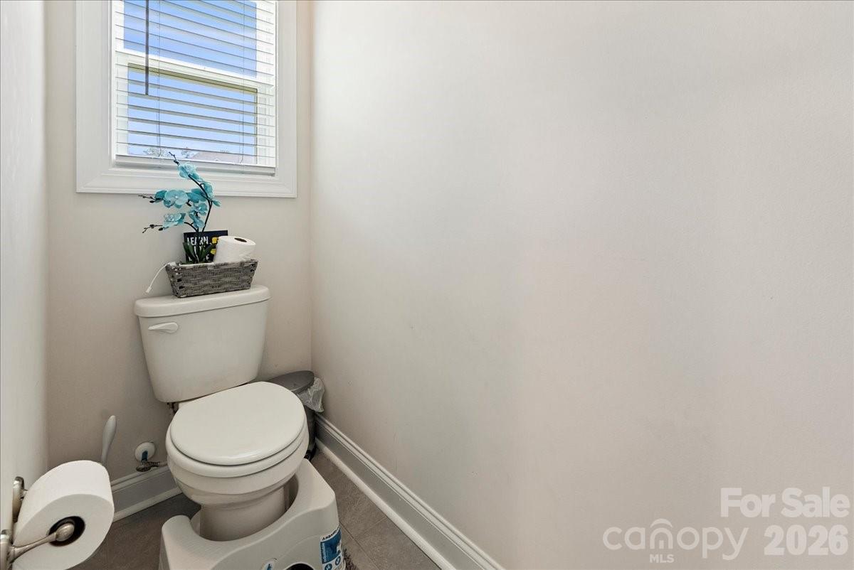 39 Hanging Leaf Court Property Photo 24