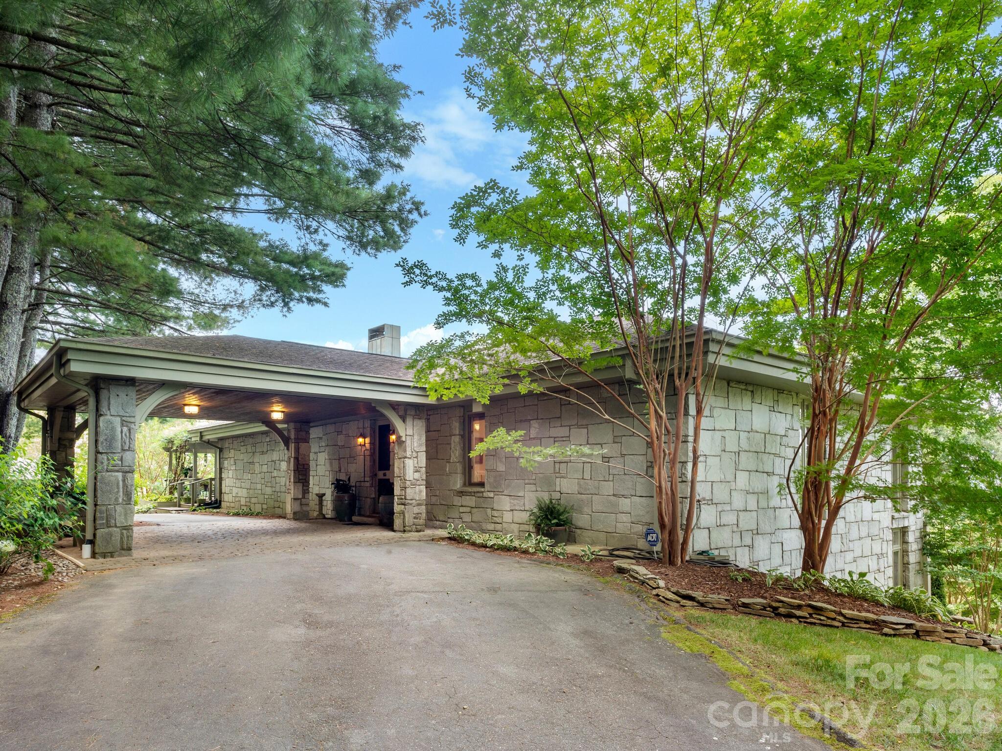 65 Crestwood Road Property Photo 3