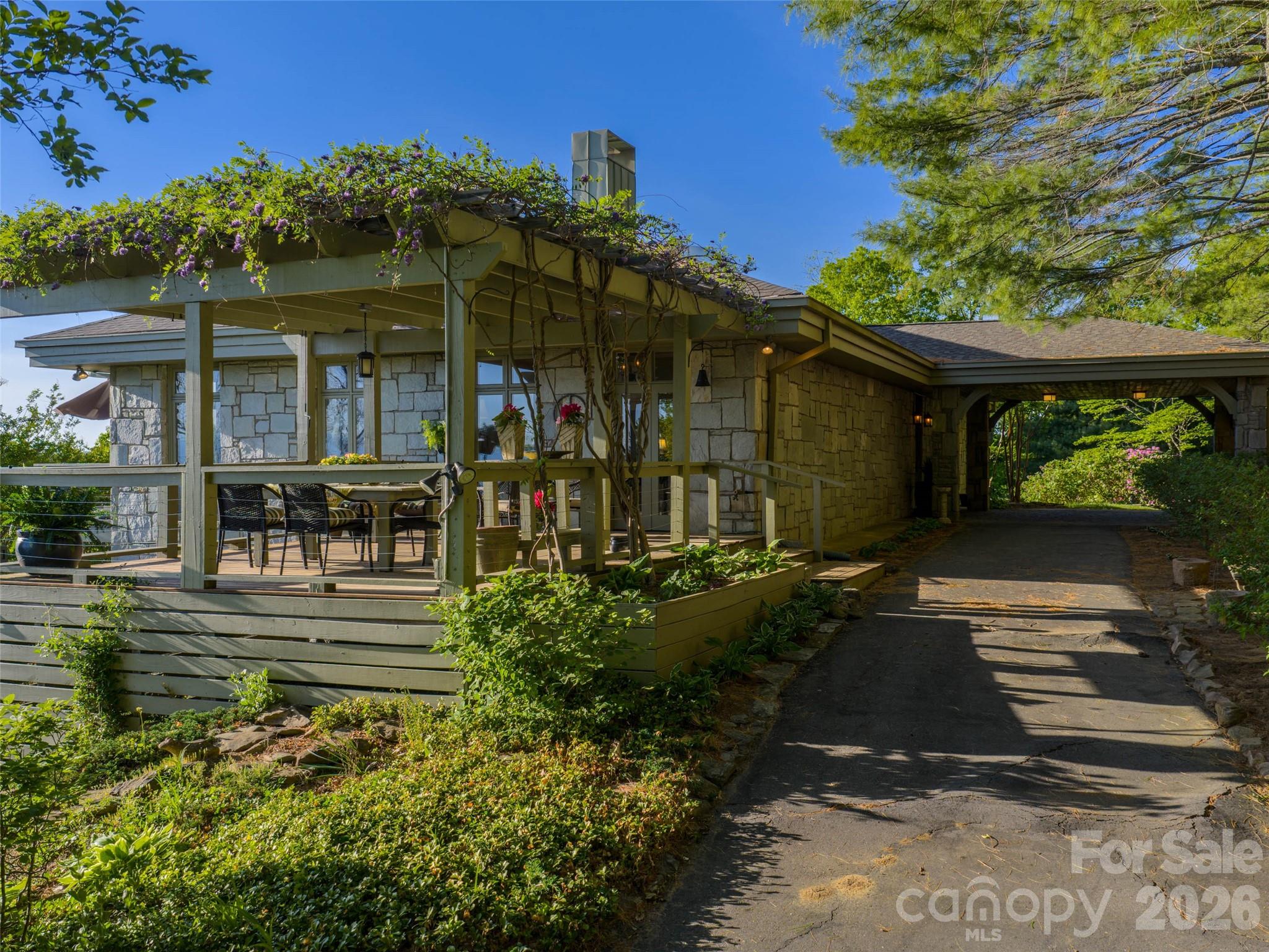 65 Crestwood Road Property Photo 25