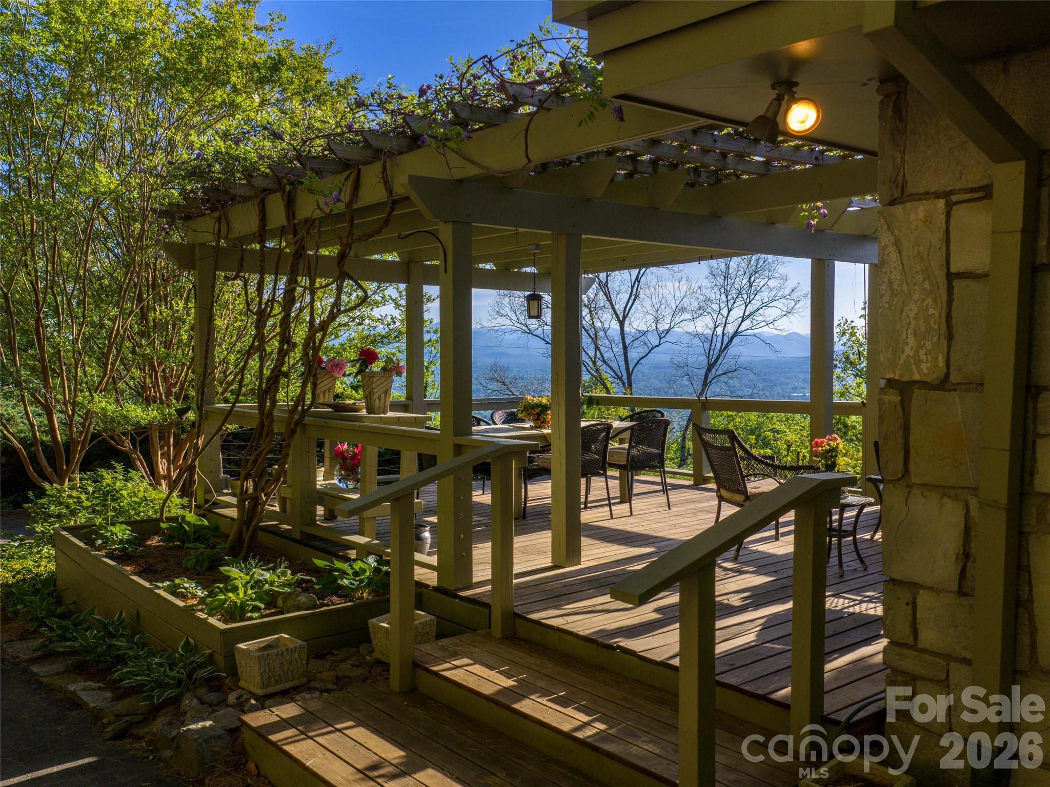 65 Crestwood Road Property Photo 37