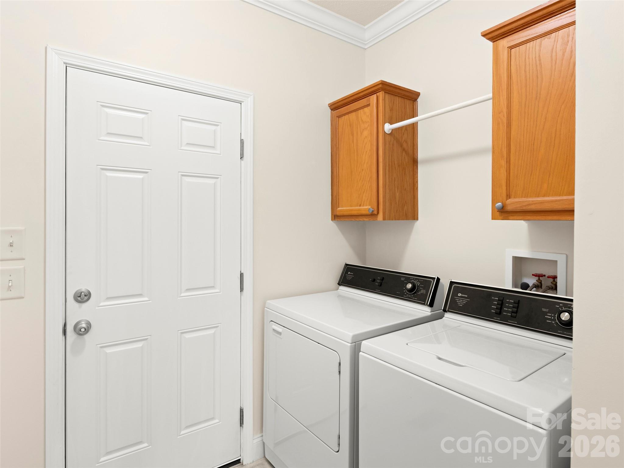 1 Hedgerose Court B Property Photo 12